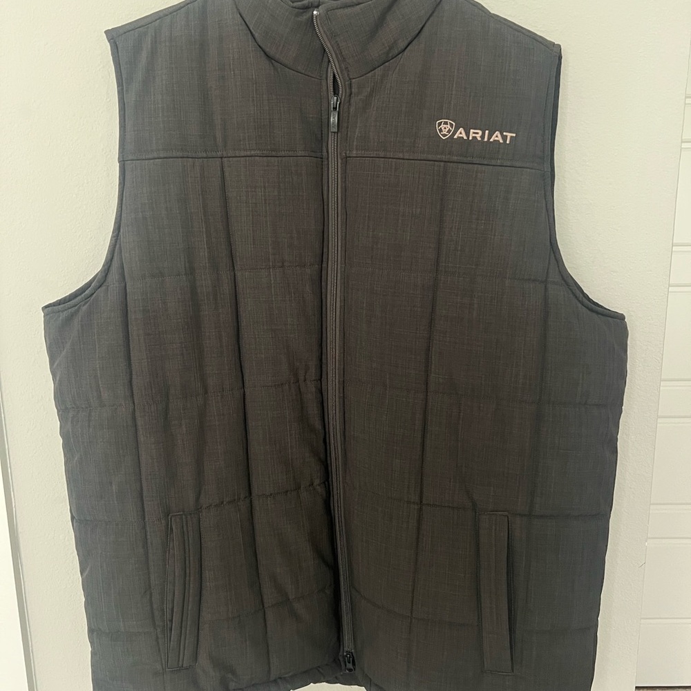 Ariat Men's Charcoal Quilted Vest - Picture 4 of 4